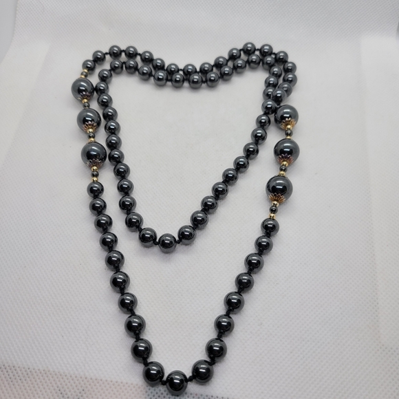 Vintage gun metal hand tied pearl necklace with floral accents - Picture 1 of 4
